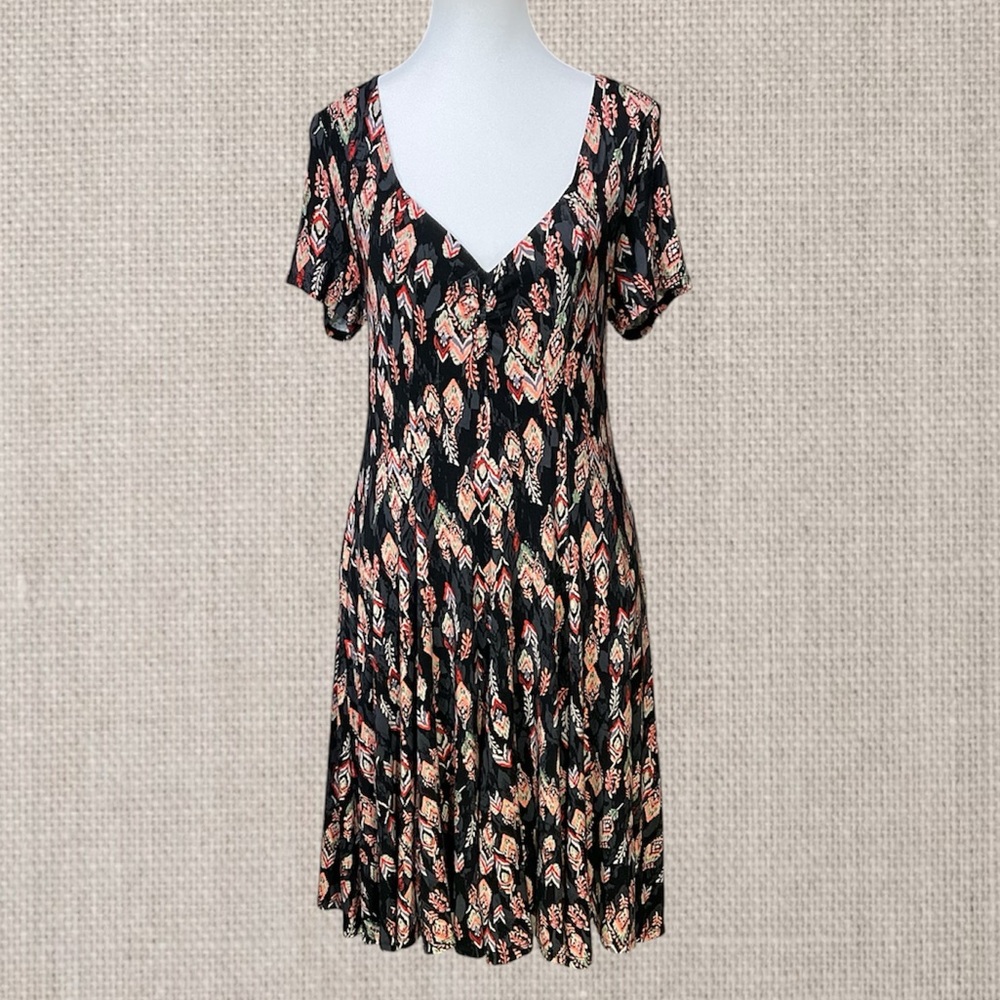 Torrid Super Soft Fluted Feather Sweetheart Dress Womens Sz 10